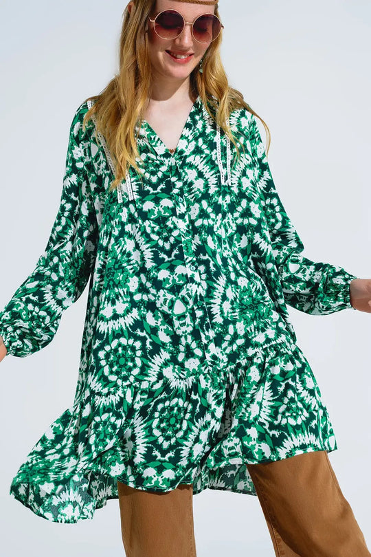 Robe courte à manches longues et bordures en dentelle - Vestidos