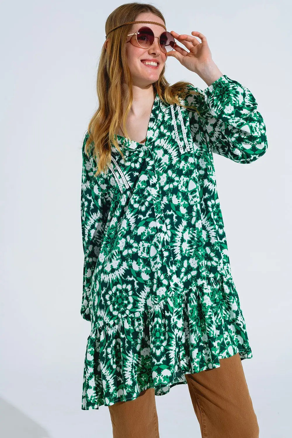Tie Dye Print Short Dress With Long Sleeves And Lace Trim in Green - Dresses