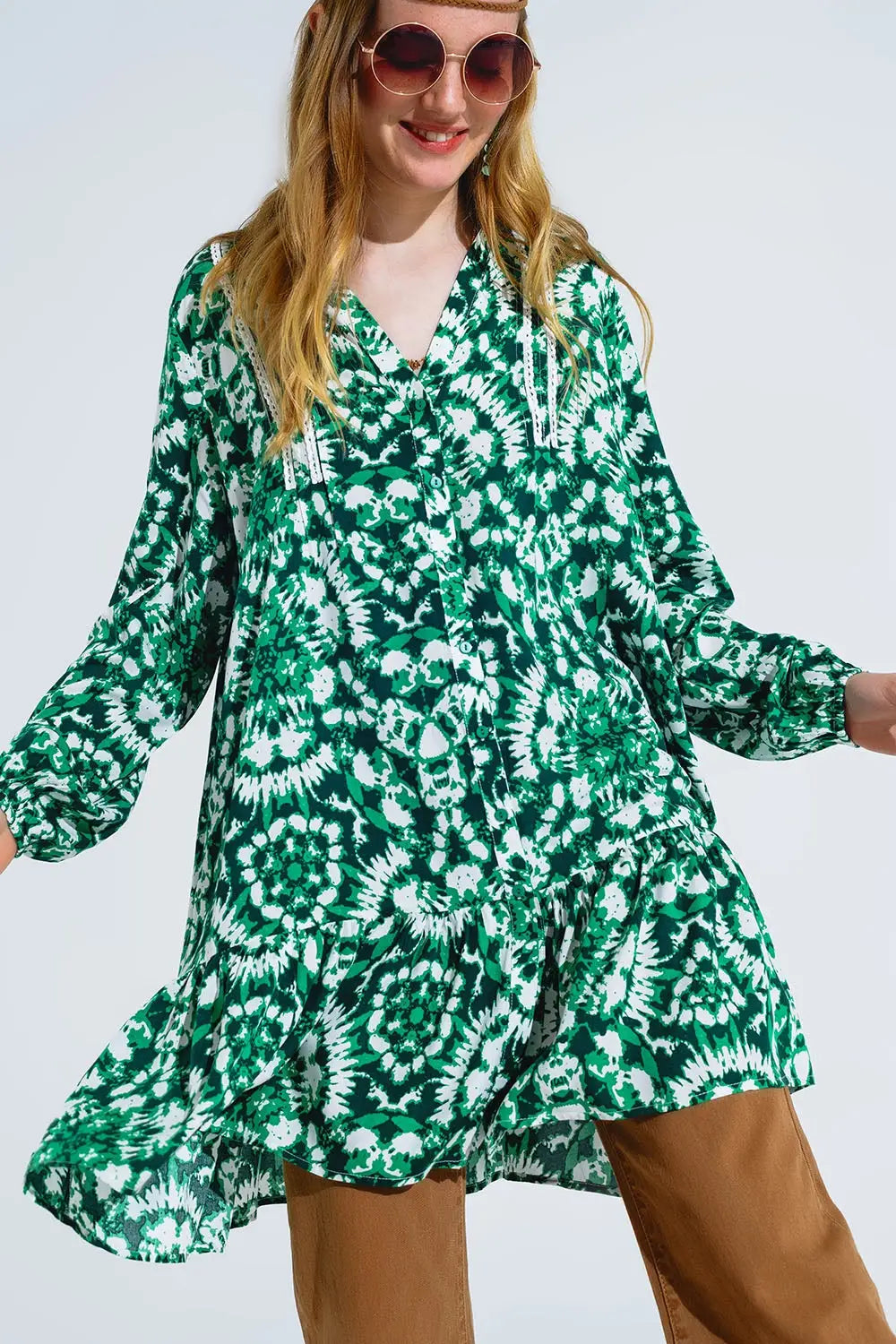 Tie Dye Print Short Dress With Long Sleeves And Lace Trim in Green - Dresses