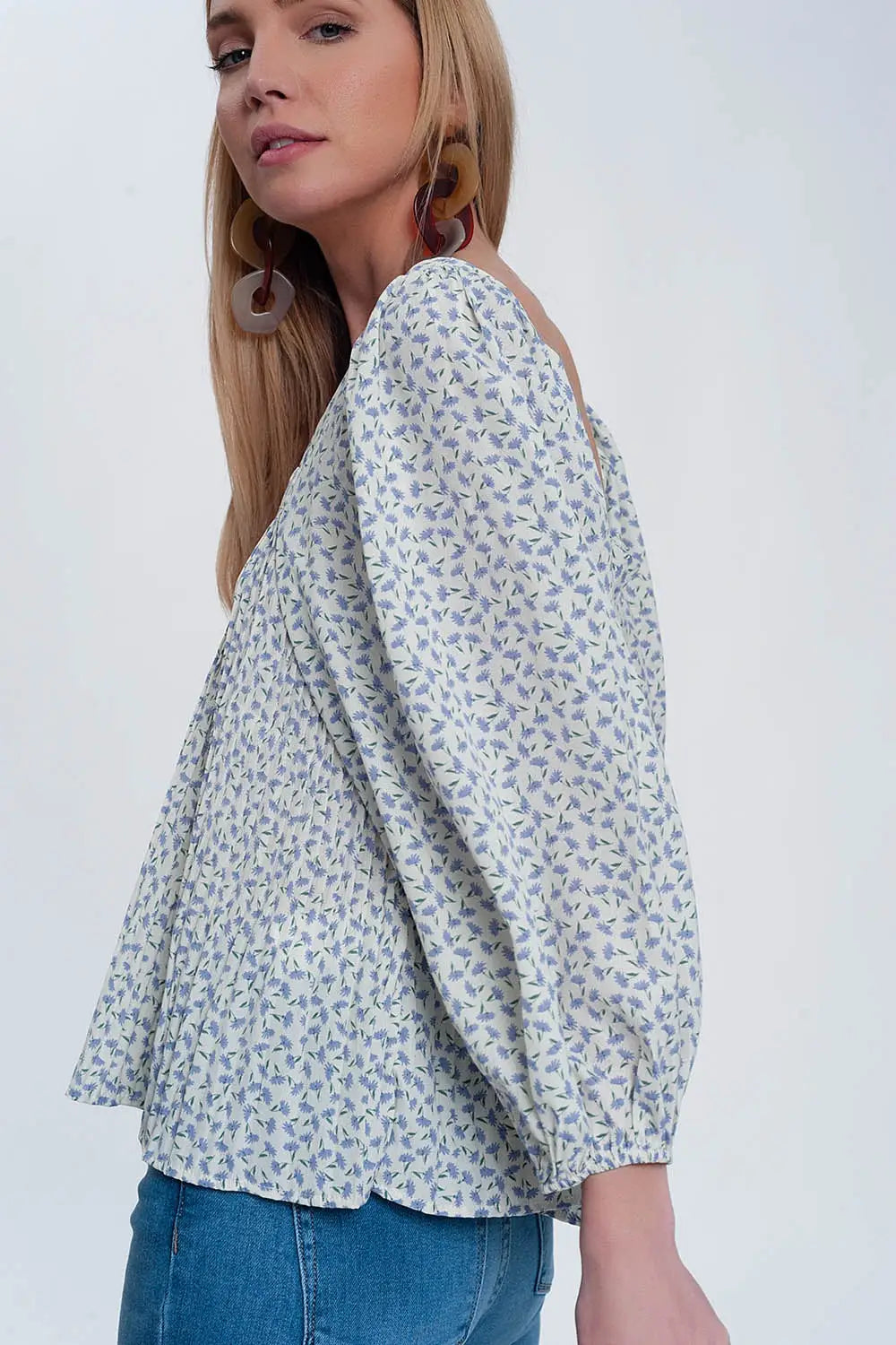 Top à fleurs avec manches bouffantes et encolure carrée bleu - Tops