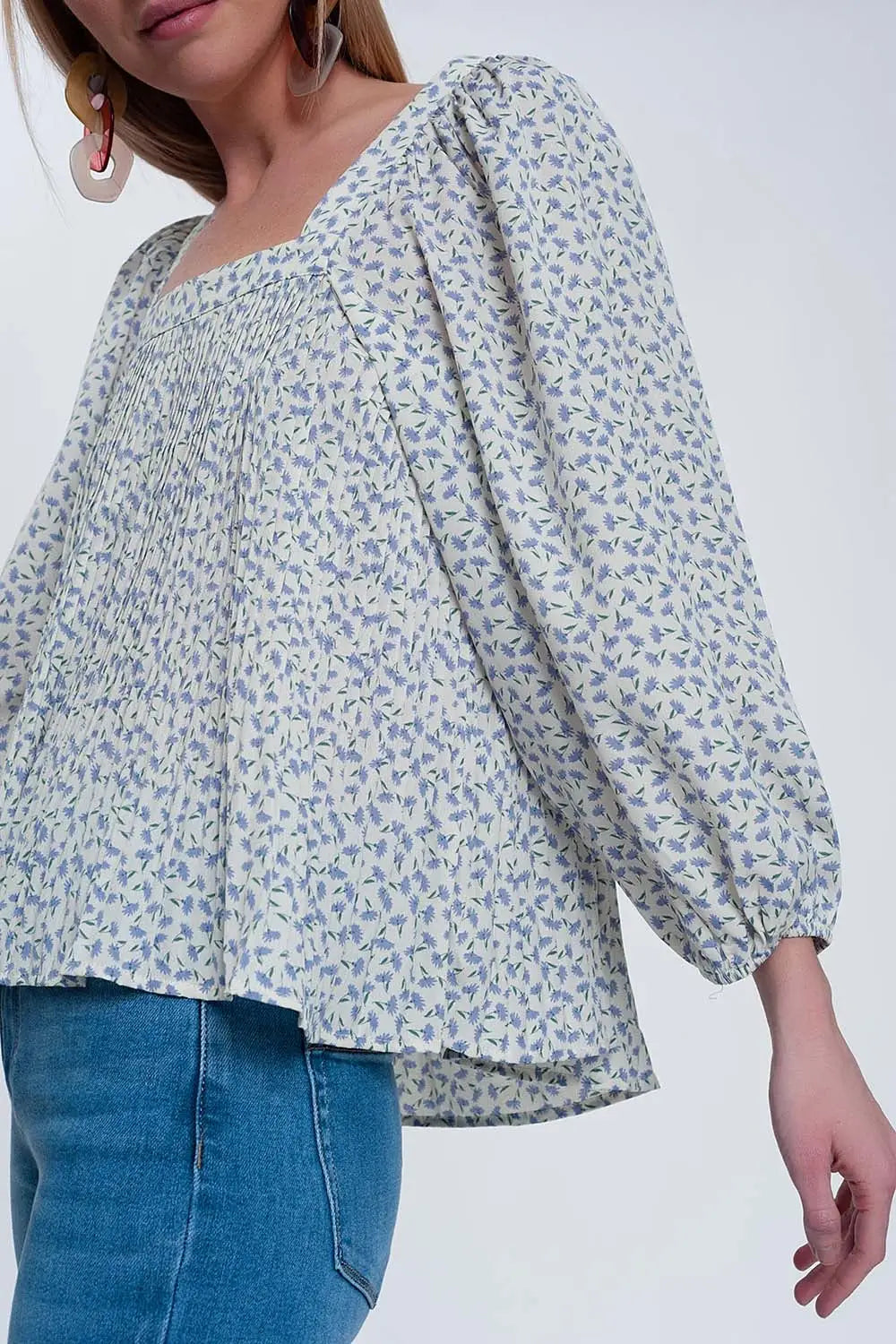 Top à fleurs avec manches bouffantes et encolure carrée bleu - Tops