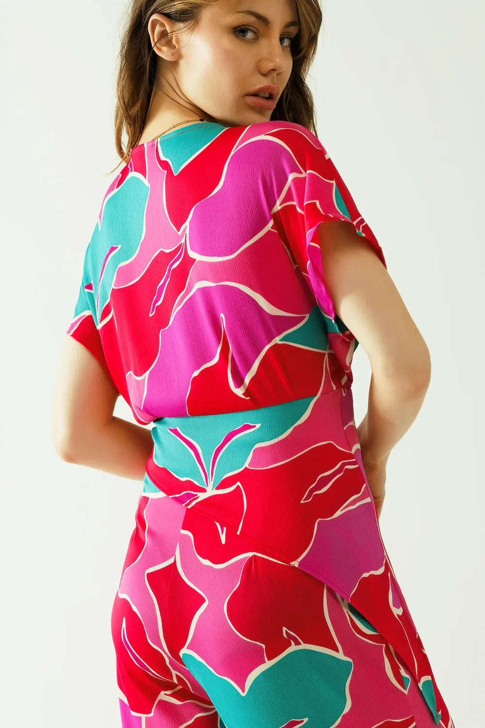 Top à manches courtes avec motif floral et détail de nœud - Tops