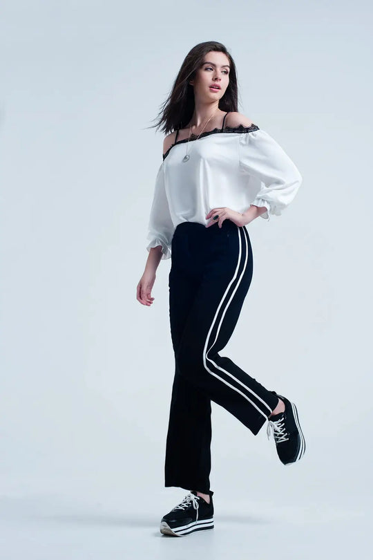 Top blanc avec dentelle noire avec épaules dénudées - Tee-Shirt