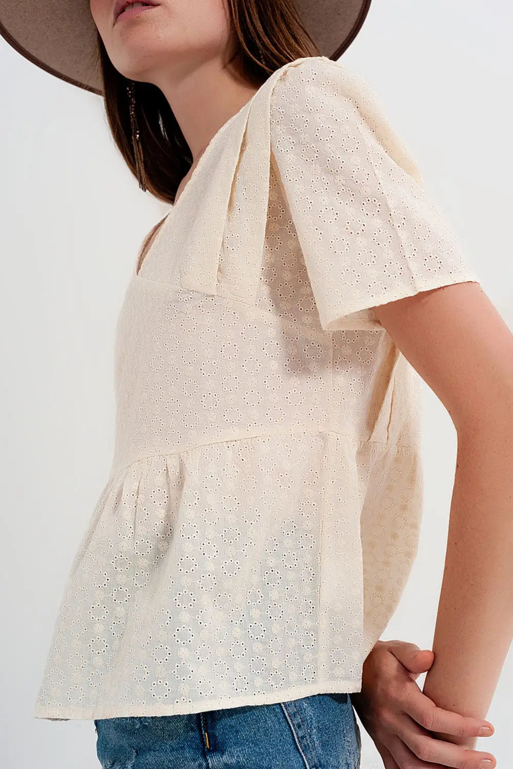 Top brodé à basque beige - Tops