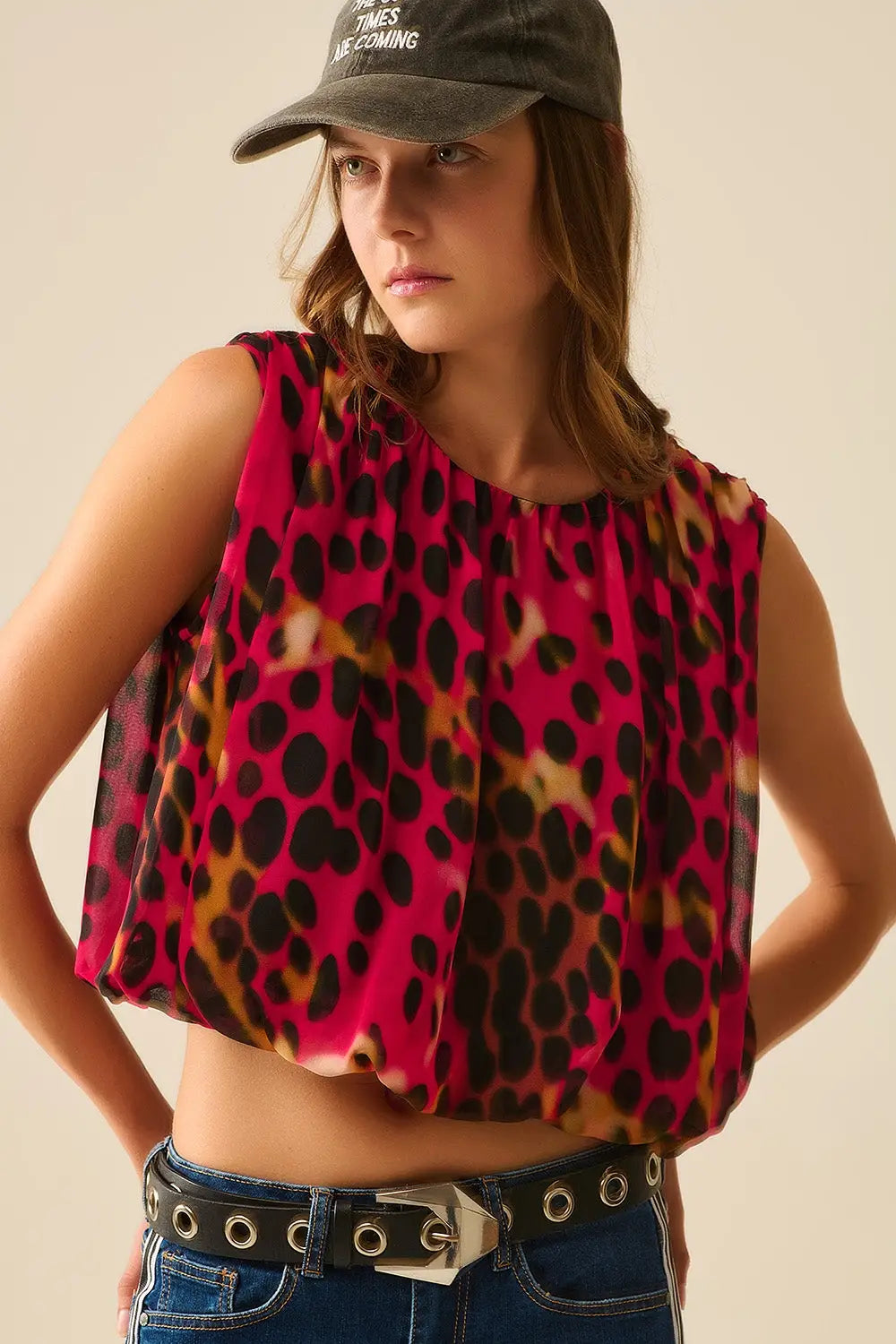 Q2 Top court plissé à imprimé animalier en rouge et noir