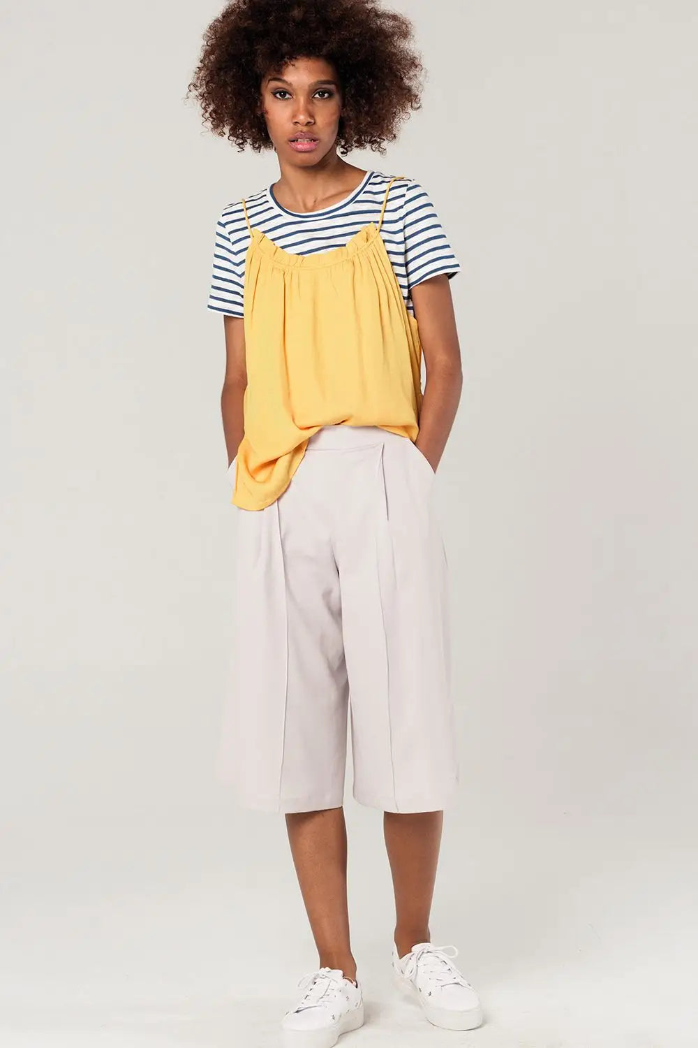 Top moutarde avec détail dos ouvert - Tee-Shirt