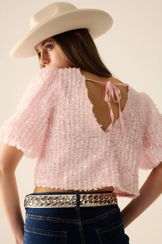 Top rose avec des détails en sequins et des manches bouffantes - Tops