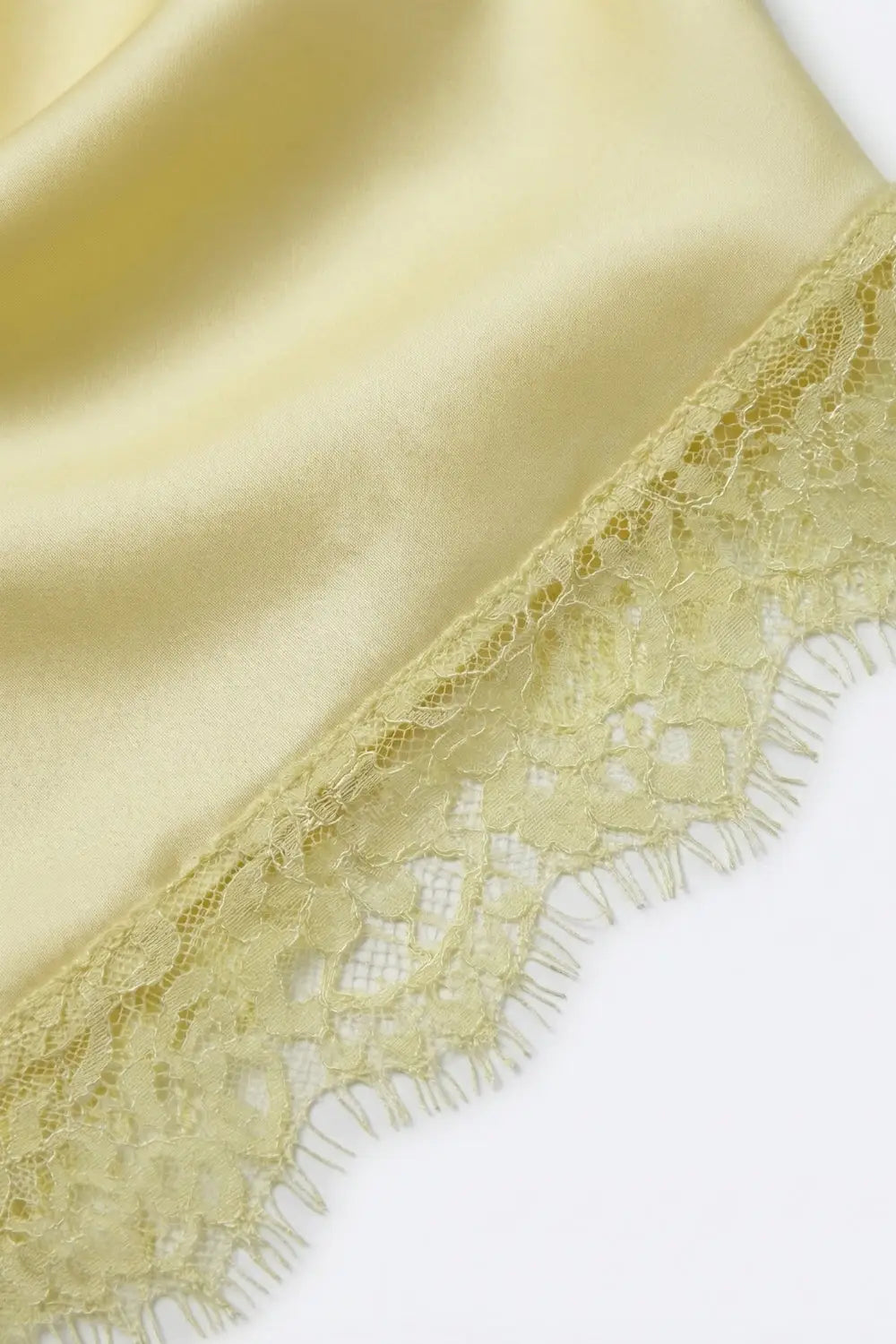 Top sans manches en satin jaune avec bordure en dentelle - Tops