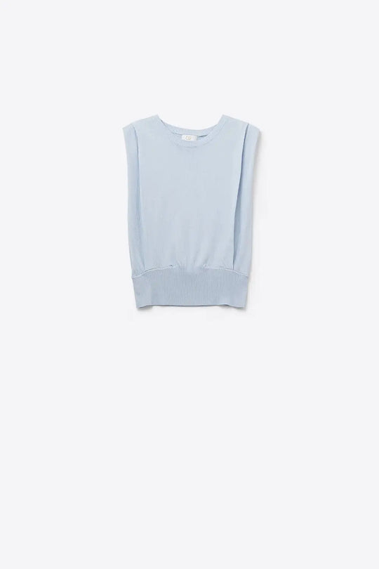 Q2 Top sans manches en tricot avec drapé aux épaules en Baby Blue