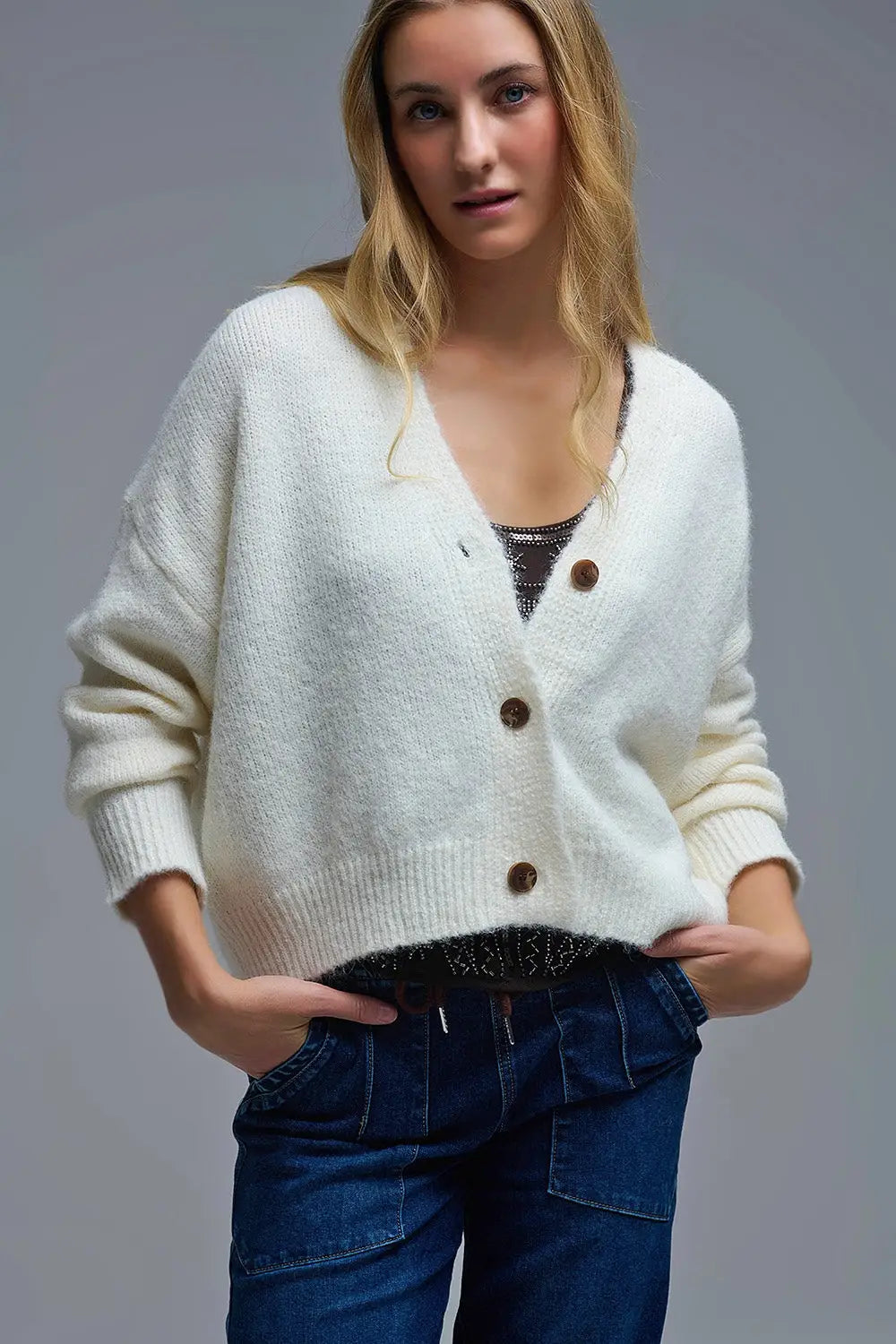 Q2 V-neck Basic Cream Buttoned Cardigan