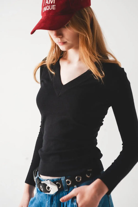 V neck fine knit jumper in black - Sweaters