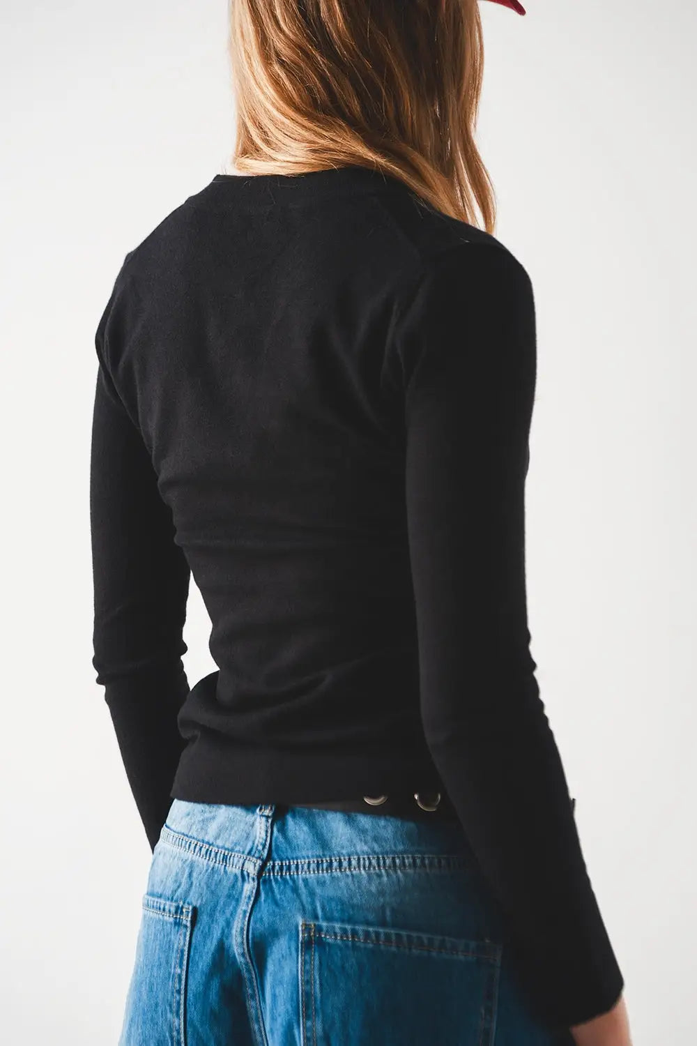 V neck fine knit jumper in black - Sweaters