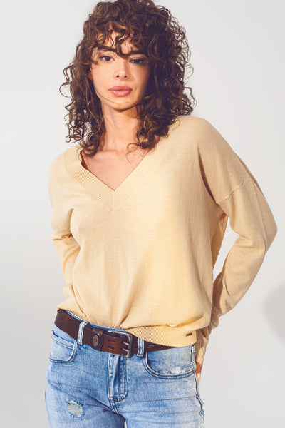 v neck fine knit sweater in beige