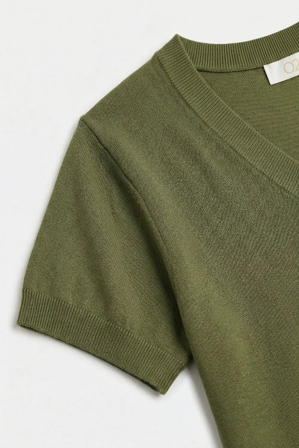 V-Neck fine Knit sweater in khaki color - One Size / Green