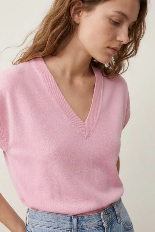 V-Neck fine Knit sweater with Ribbed Hem in pink color - One Size / Pink