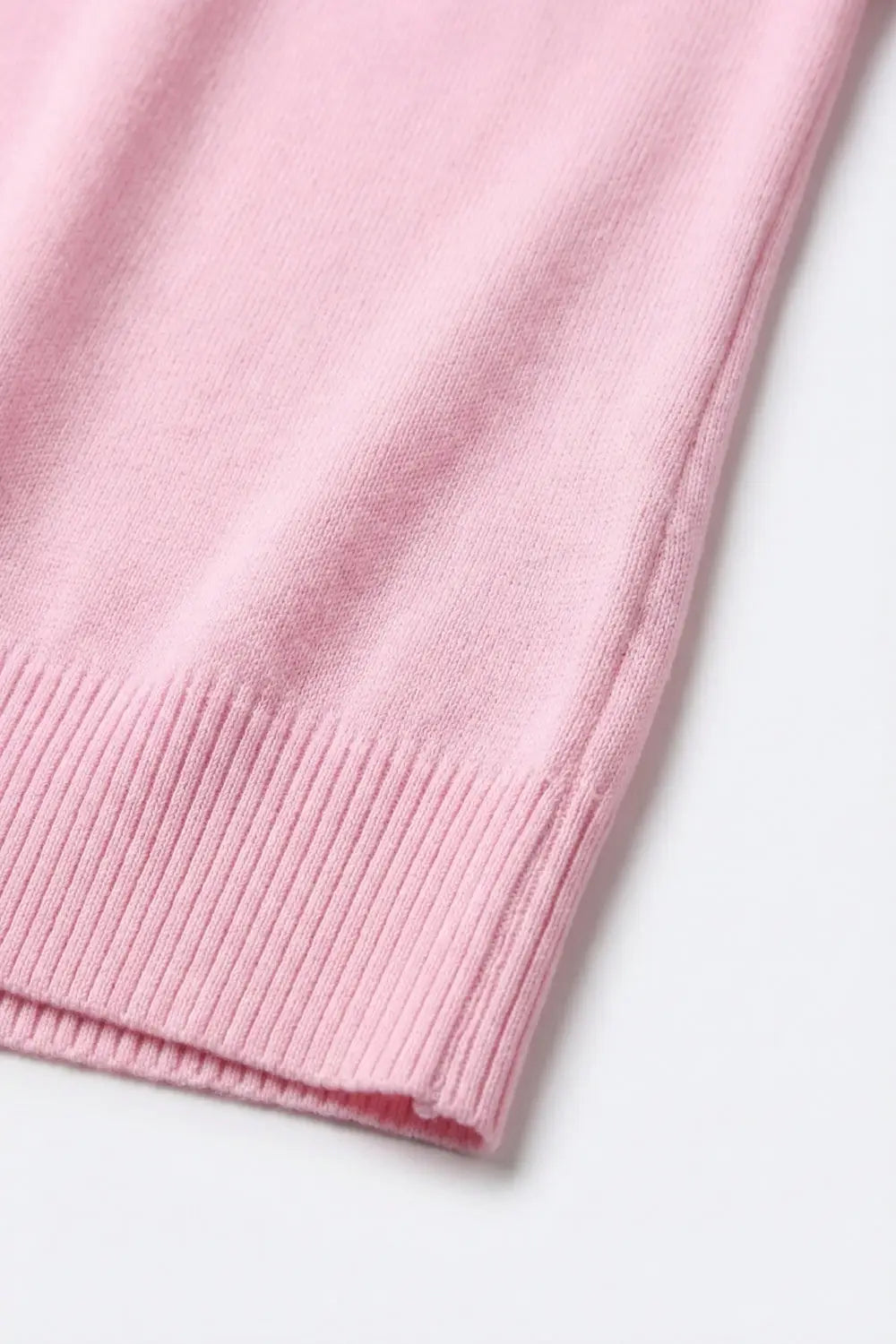 V-Neck fine Knit sweater with Ribbed Hem in pink color - One Size / Pink