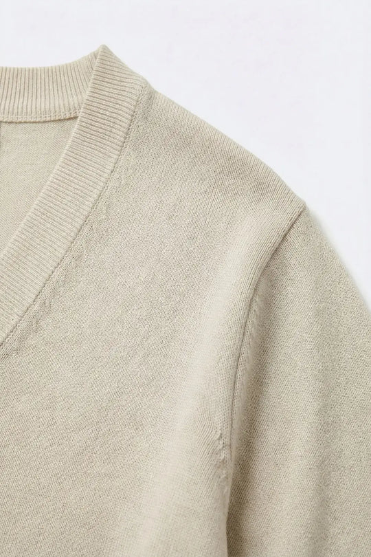 V-Neck Relaxed fine Fit Knit sweater in beige color - One Size / Beige