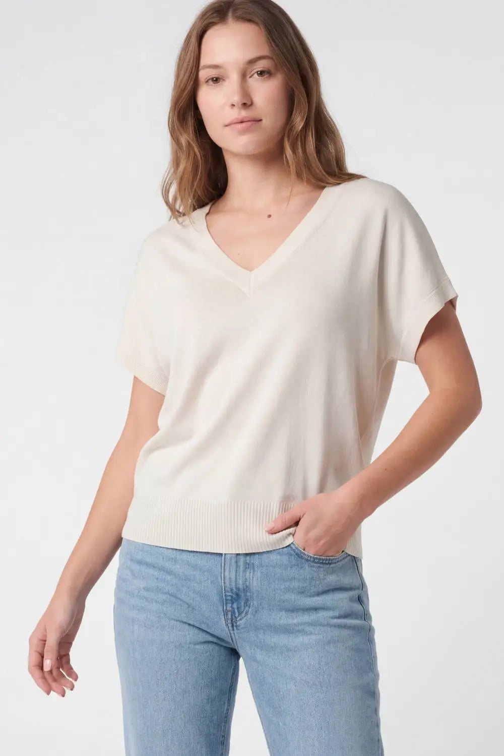 V-Neck Relaxed fine Fit Knit sweater in beige color - One Size / Beige