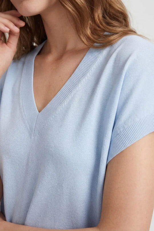 V-Neck Relaxed fine Knit sweater in light blue - One Size / Blue