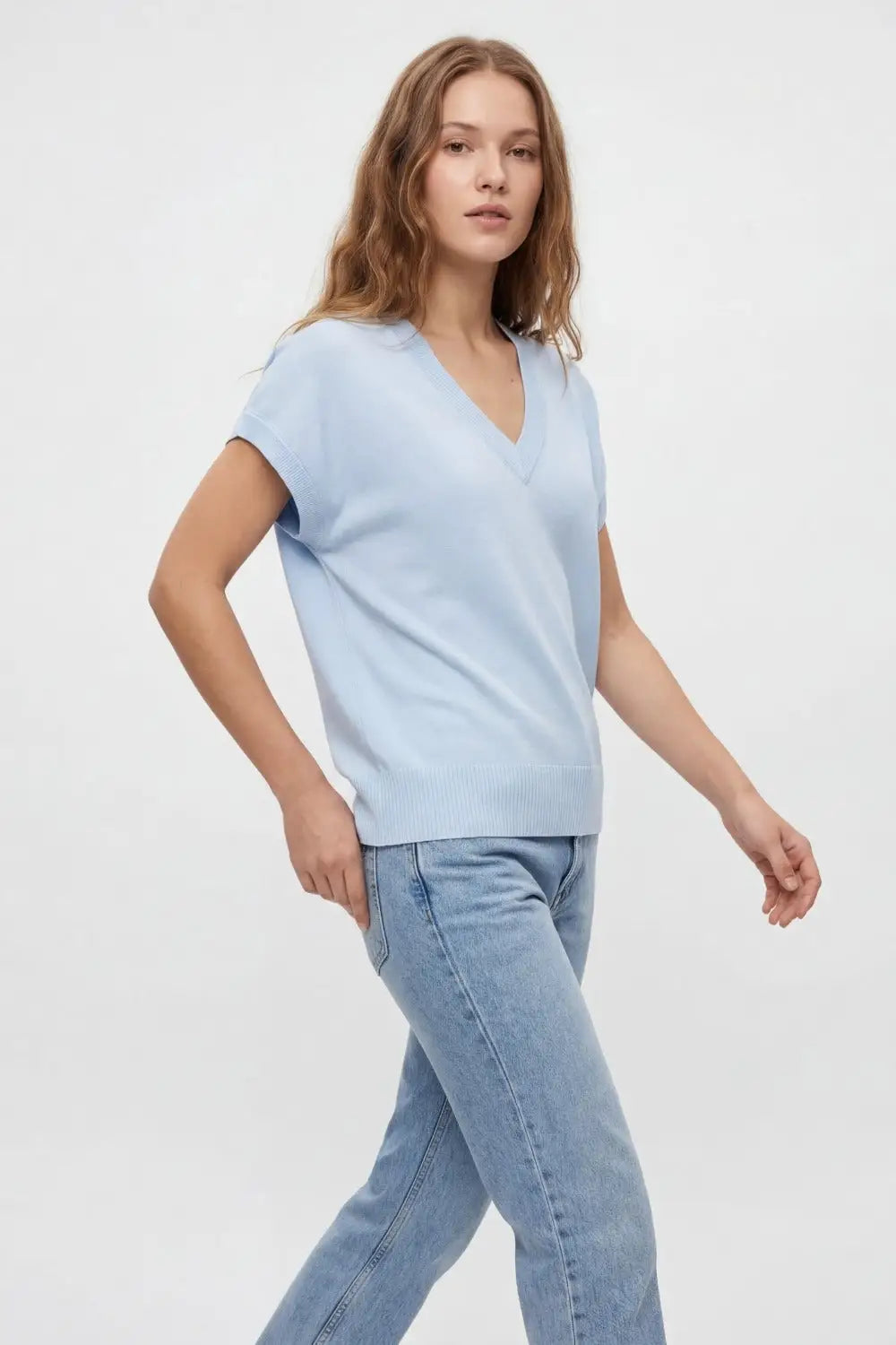 V-Neck Relaxed fine Knit sweater in light blue - One Size / Blue