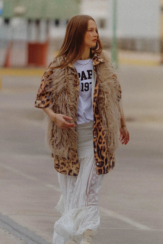 vest in beige in long fur - Coats and Jackets
