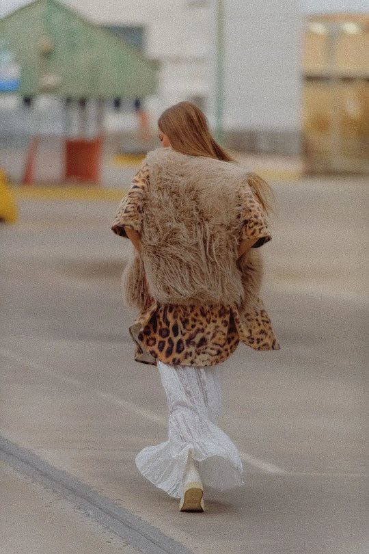vest in beige in long fur - Coats and Jackets