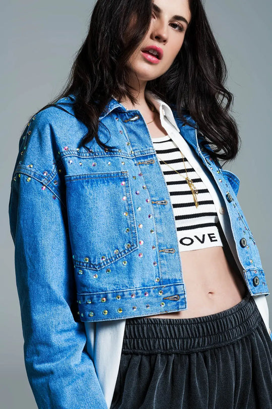 Veste croisée en denim bleu avec clous et poches sur la poitrine - Vestes