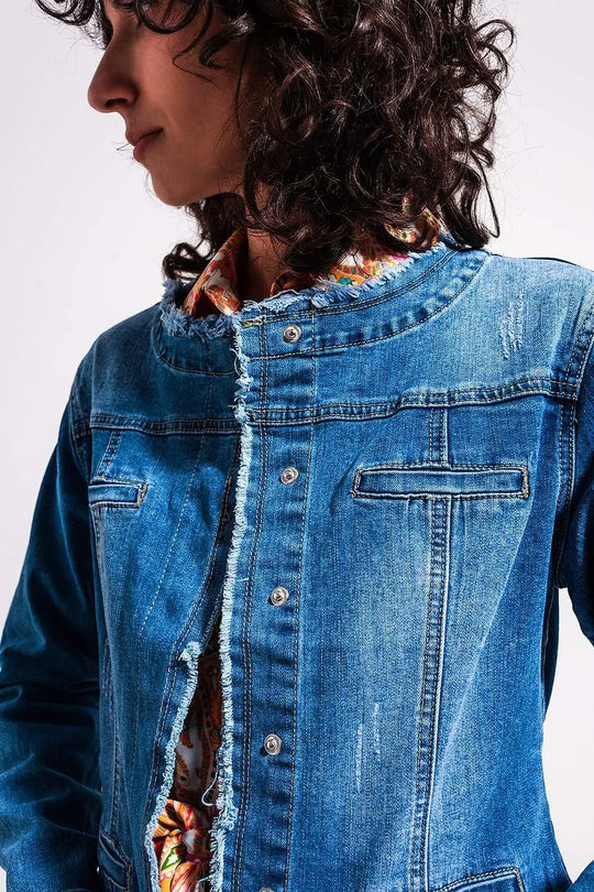 Veste en denim légèrement délavé avec ourlet brut - Vestes