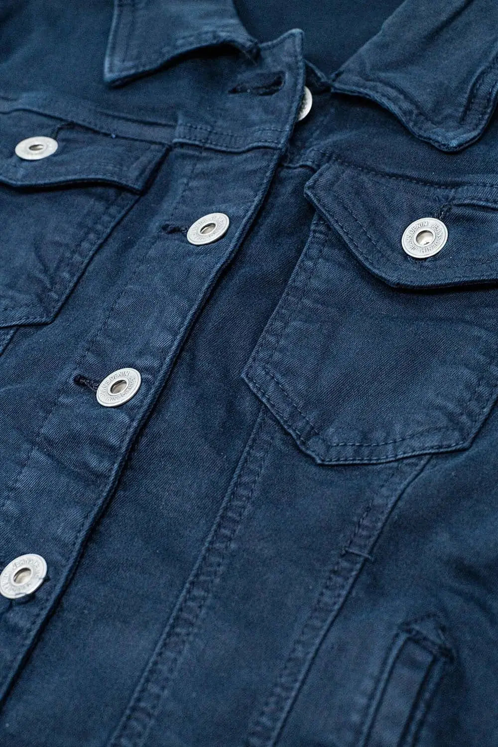 Veste en jean basique avec poches en bleu marine - Vestes