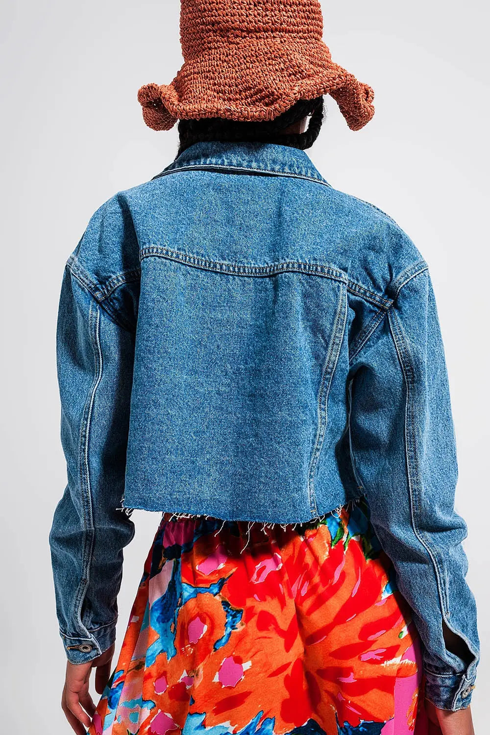 Veste en jean coupe carrée et courte avec bords bruts - Vestes