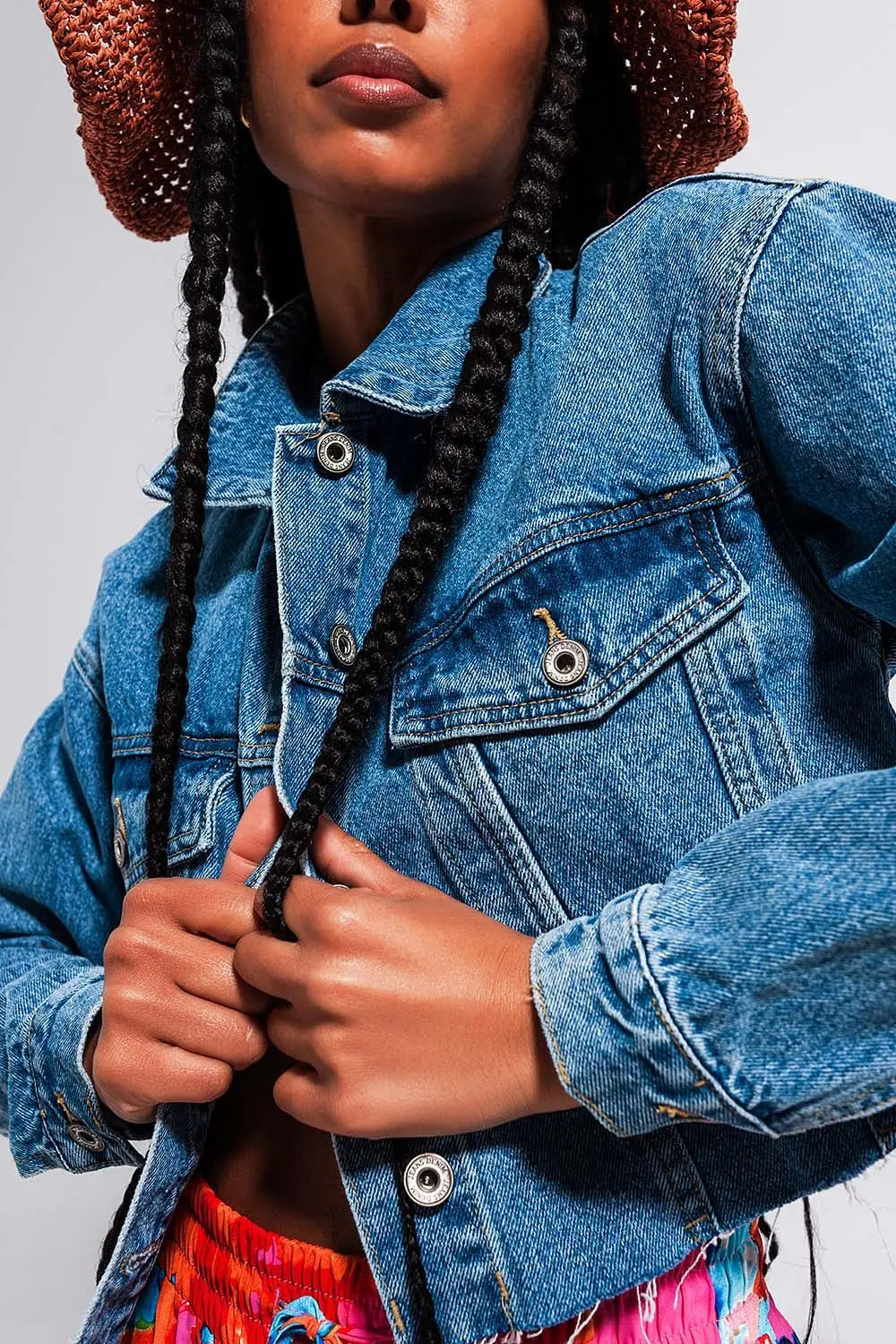 Veste en jean coupe carrée et courte avec bords bruts - Vestes
