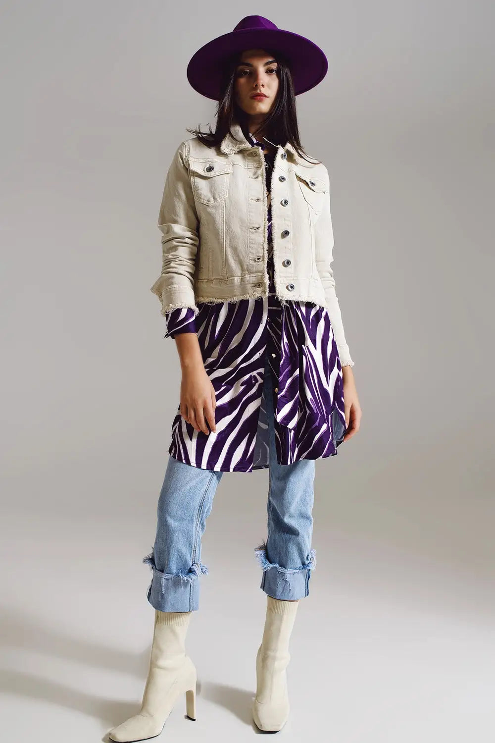 Veste en denim à bord brut en beige - Vestes