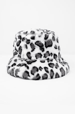 Q2 White bucket hat in animal print