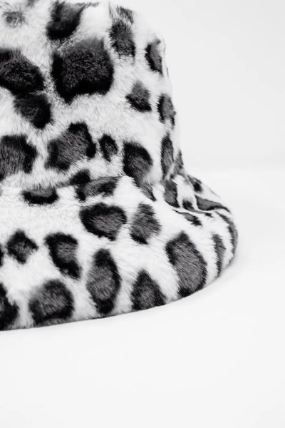 White bucket hat in animal print - One Size / White