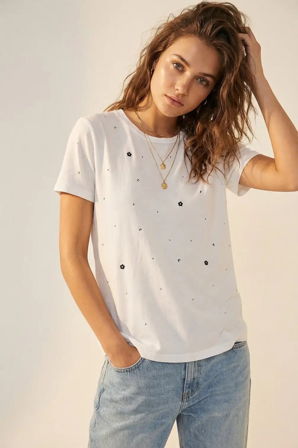 Q2 White Cotton T-Shirt Embellished with Strass Details