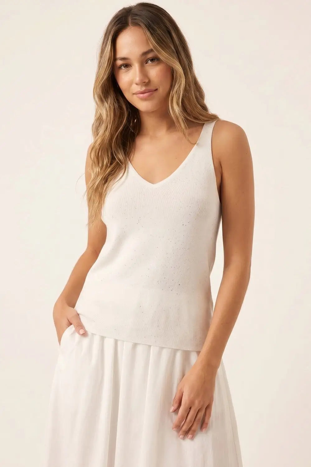 White Fine Knit Glitter V-Neck Fitted Tank Top - One Size / White