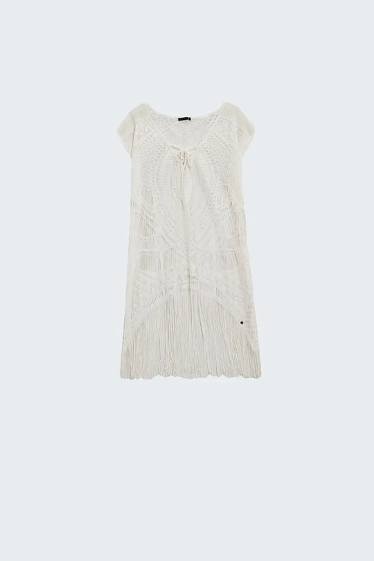 Q2 White lace top with fringed hem