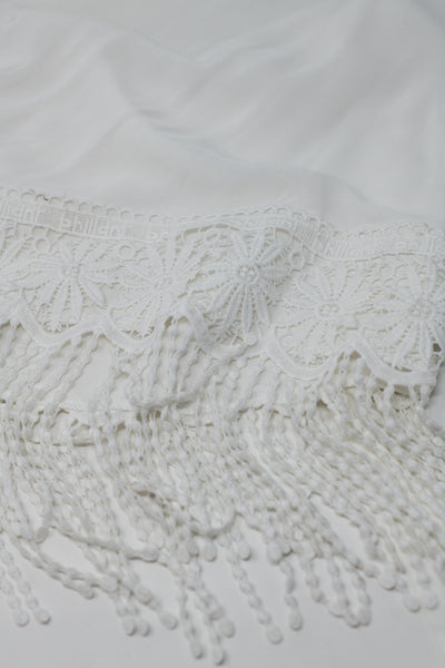 White One shoulder Kinomo With lace and fringe edge