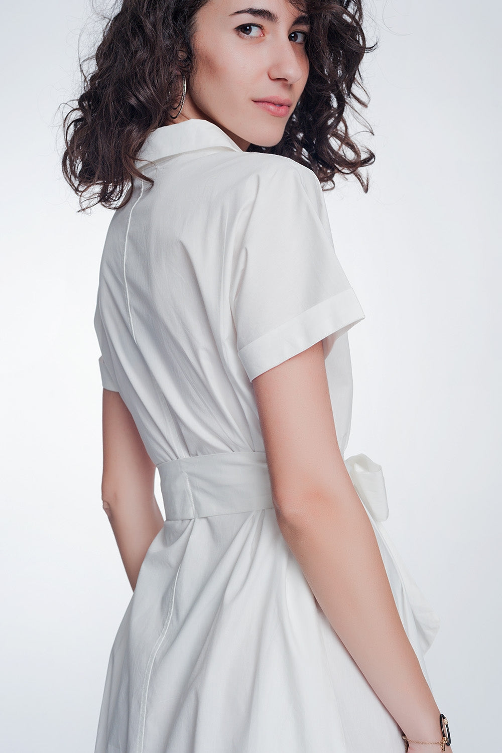 White poplin shirt dress with belt and short sleeve