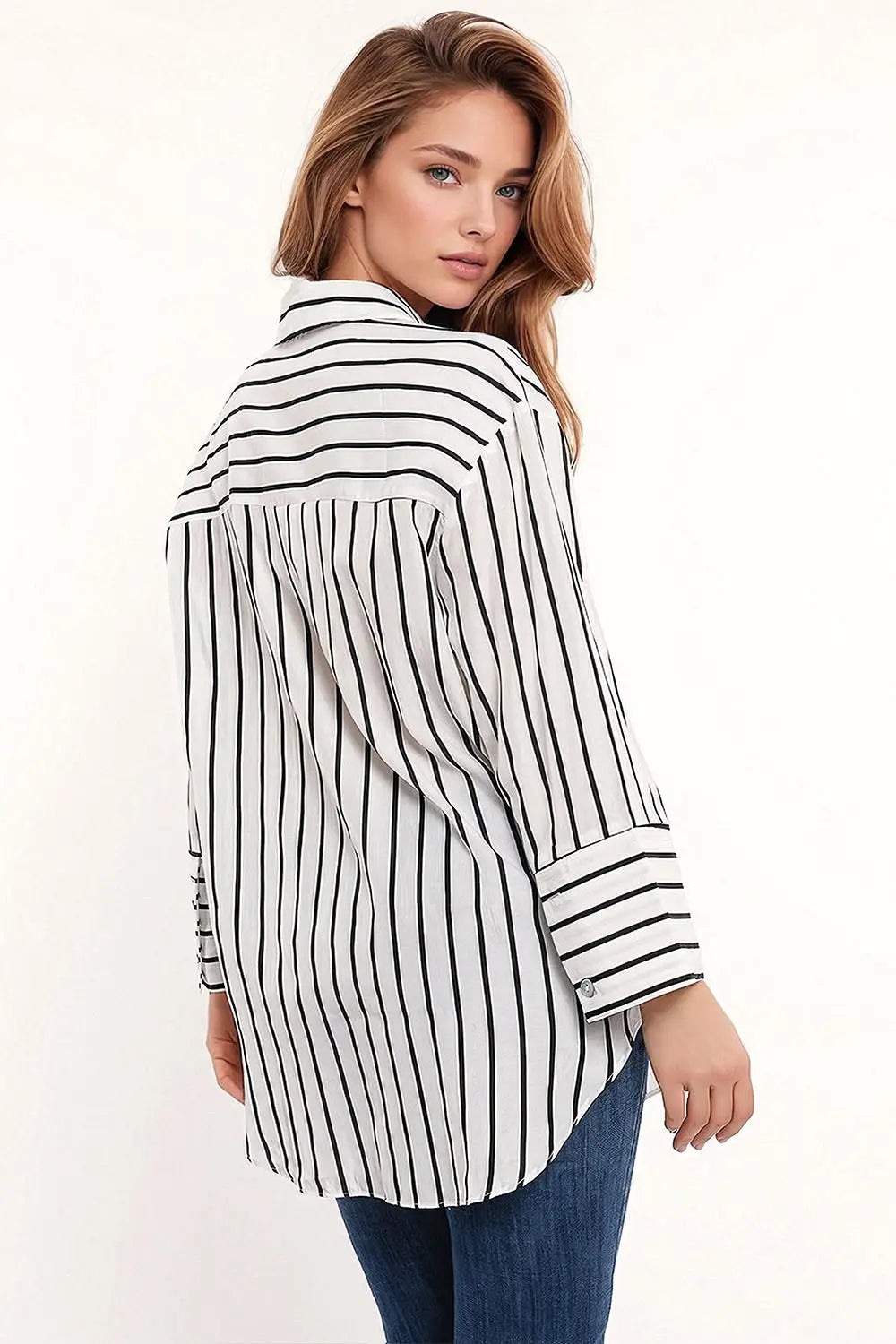 White shirt with black stripes and chest pockets - One Size / White - Shirts