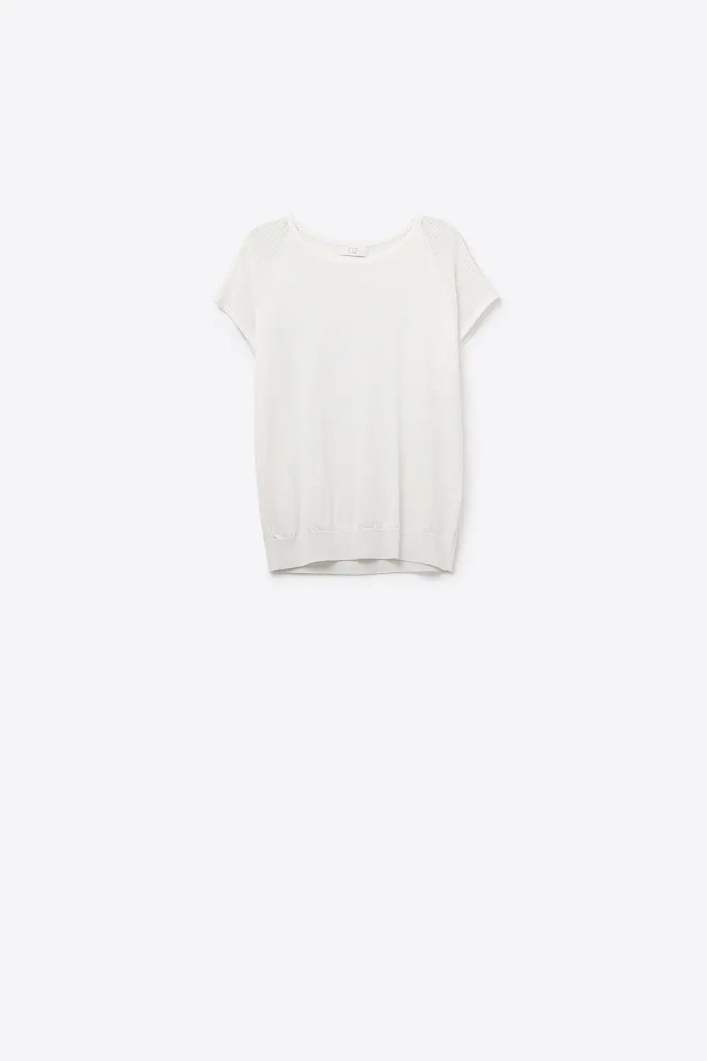Q2 White Short Sleeve Sweater with knitted mesh on the shoulder