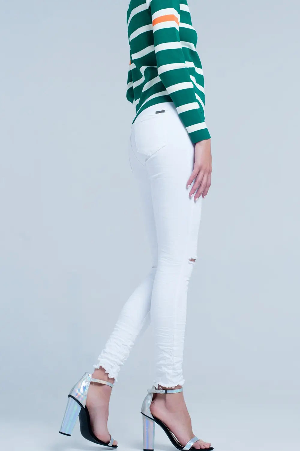 White skinny jeans with ripped knees detail - Jeans