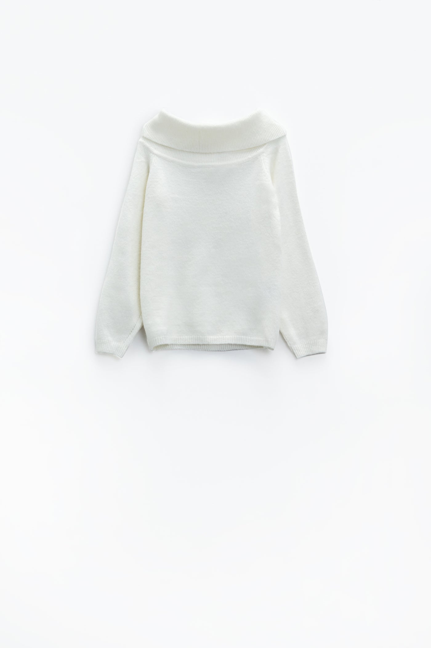 Q2 White sweater with a boat neckline