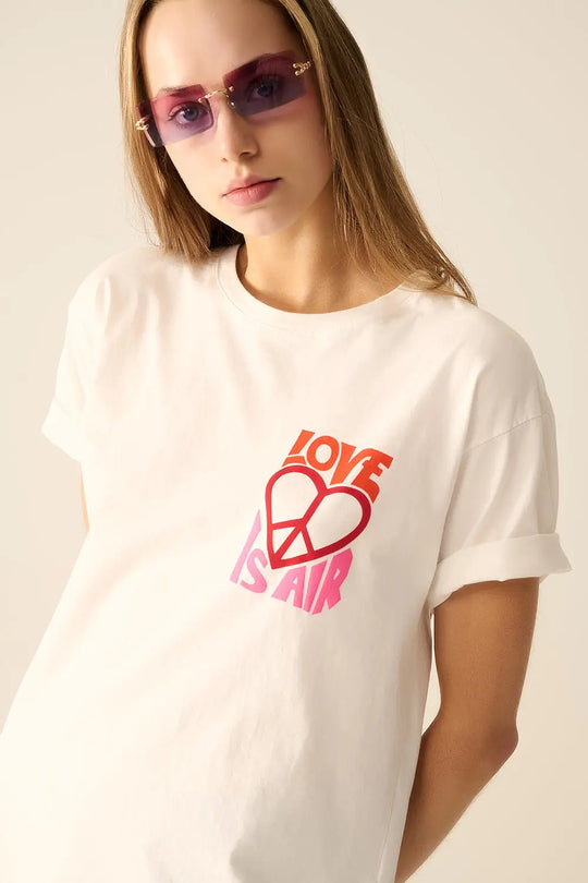 White T-Shirt with Love is Air and Heart with Peace logo - One Size / White - Tops
