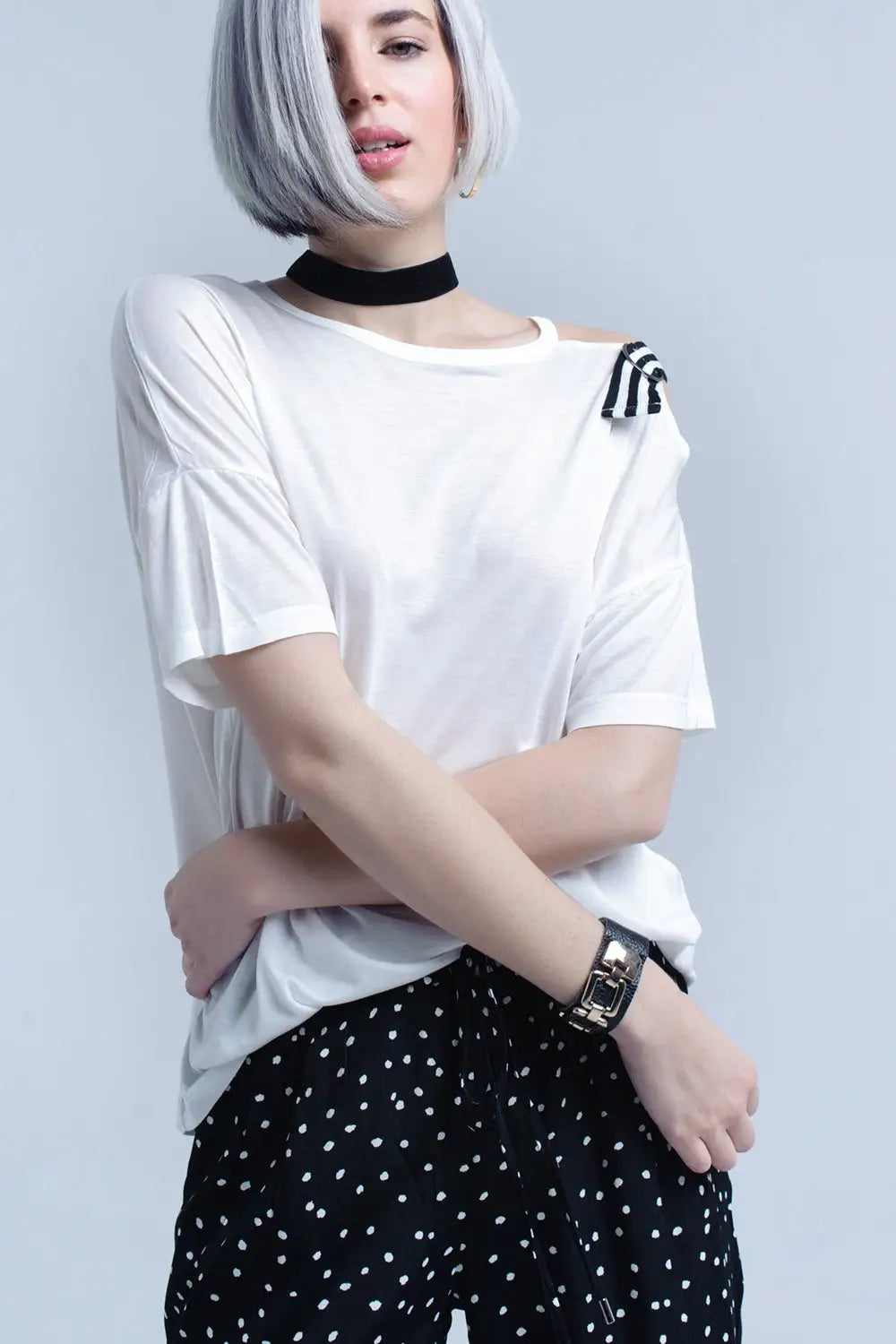White t-shirt with one open shoulder - Tops