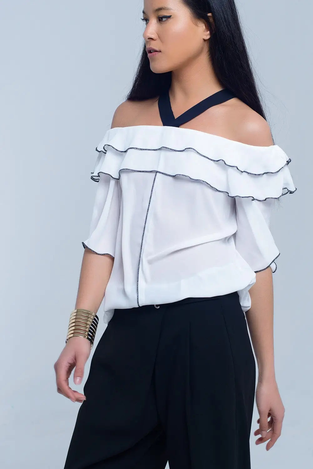 White top with black contrast trim - Shirts