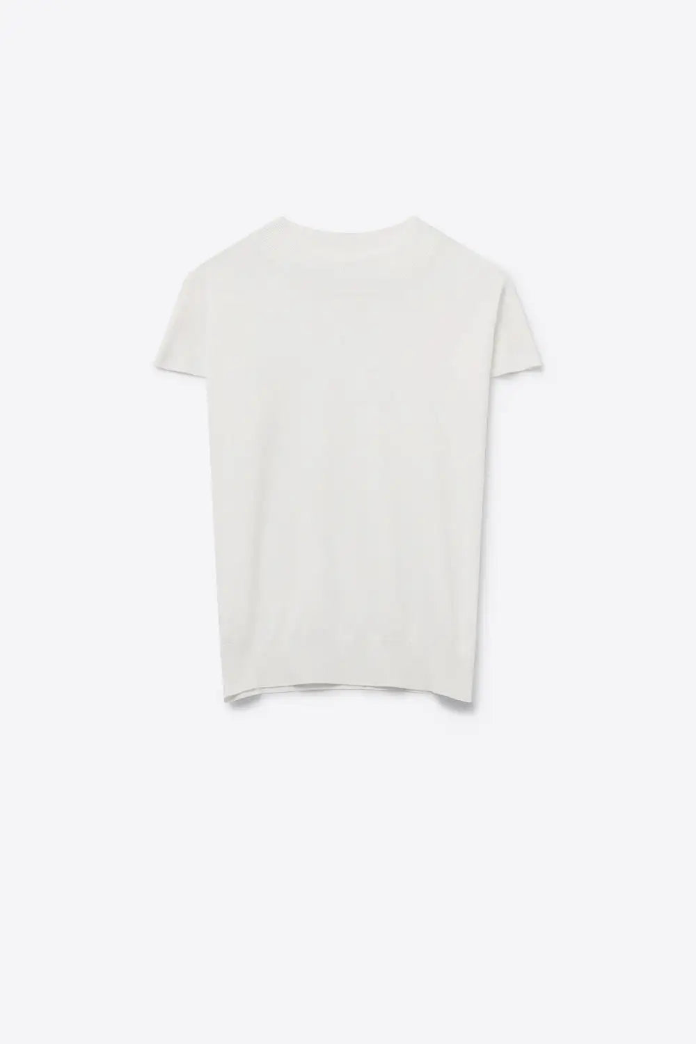 Q2 White turtleneck sweater with fitted short sleeves