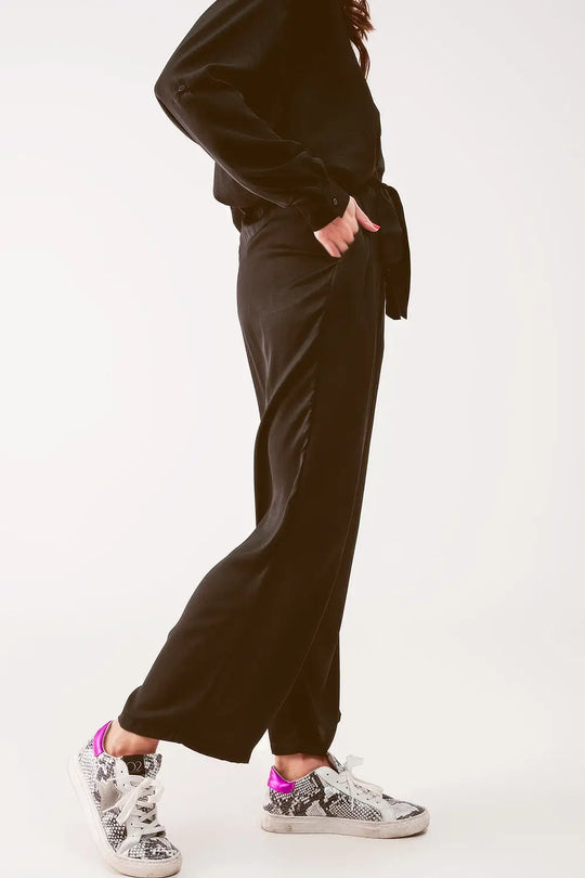 Wide leg belted pants in black - Pants