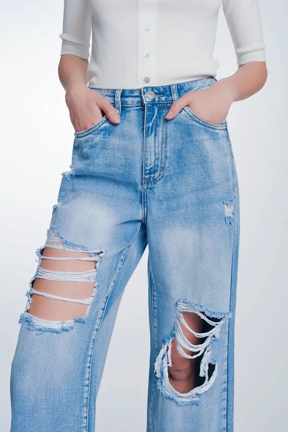 wide leg cropped raw hem jeans in light blue - Jeans
