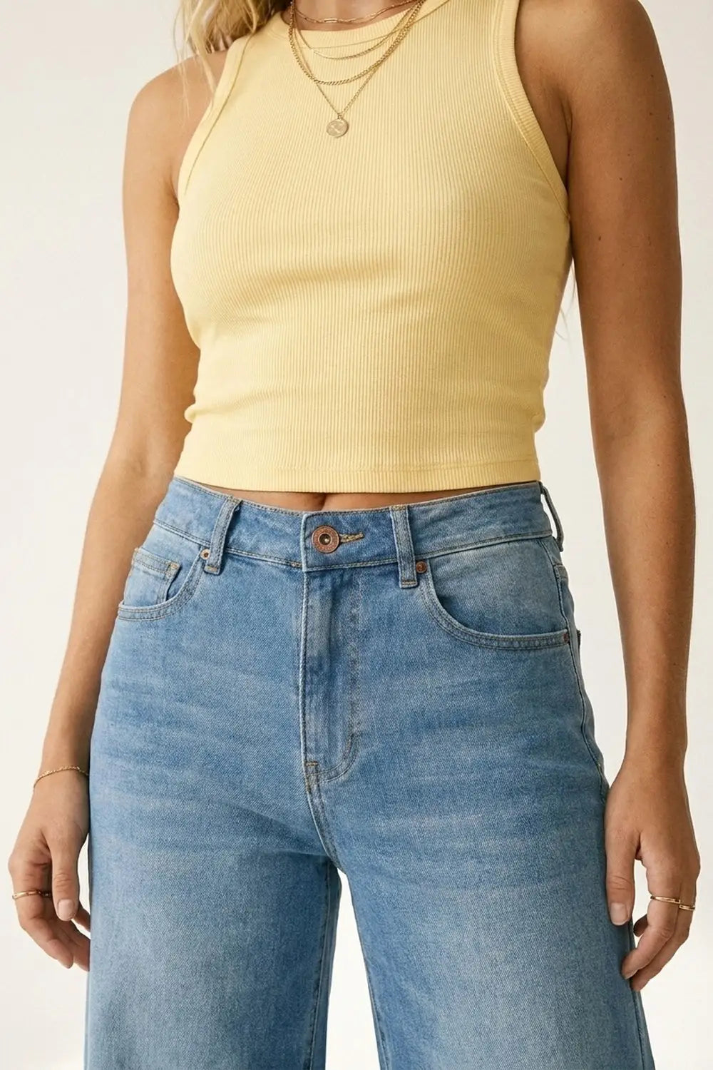 Wide-Leg mid Wash Denim Jeans with side seam - Jeans